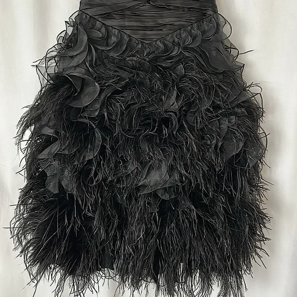 Ysa Makino NWT STUNNING Vintage Black Silk Feathered Strapless Dress **Size 8** - Picture 6 of 7